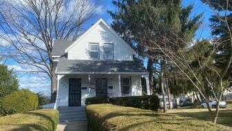 265 Mayflower Ave in New Rochelle, NY - Building Photo