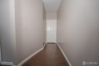 296 N Clinton St in East Orange, NJ - Building Photo - Building Photo