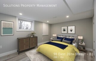 98 E 26th St in Hamilton, ON - Building Photo