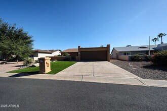 9833 E Watford Way in Sun Lakes, AZ - Building Photo - Building Photo