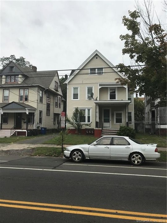 228 Sherman Ave in New Haven, CT - Building Photo