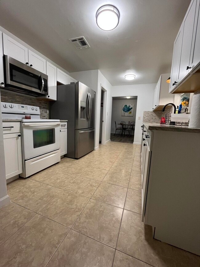 1332 SW 28th St in Palm City, FL - Building Photo - Building Photo