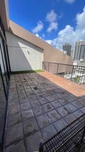 1088 Bishop St in Honolulu, HI - Building Photo - Building Photo