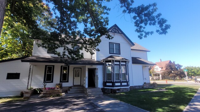 property at 624 E State St