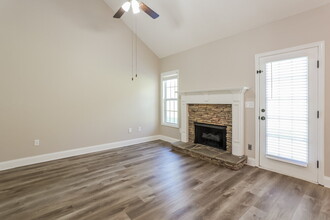 204 Raleigh Way in Villa Rica, GA - Building Photo - Building Photo