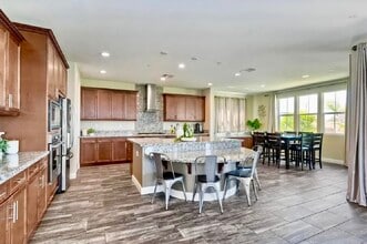 218 Newport Pier Way in Oceanside, CA - Foto de edificio - Building Photo