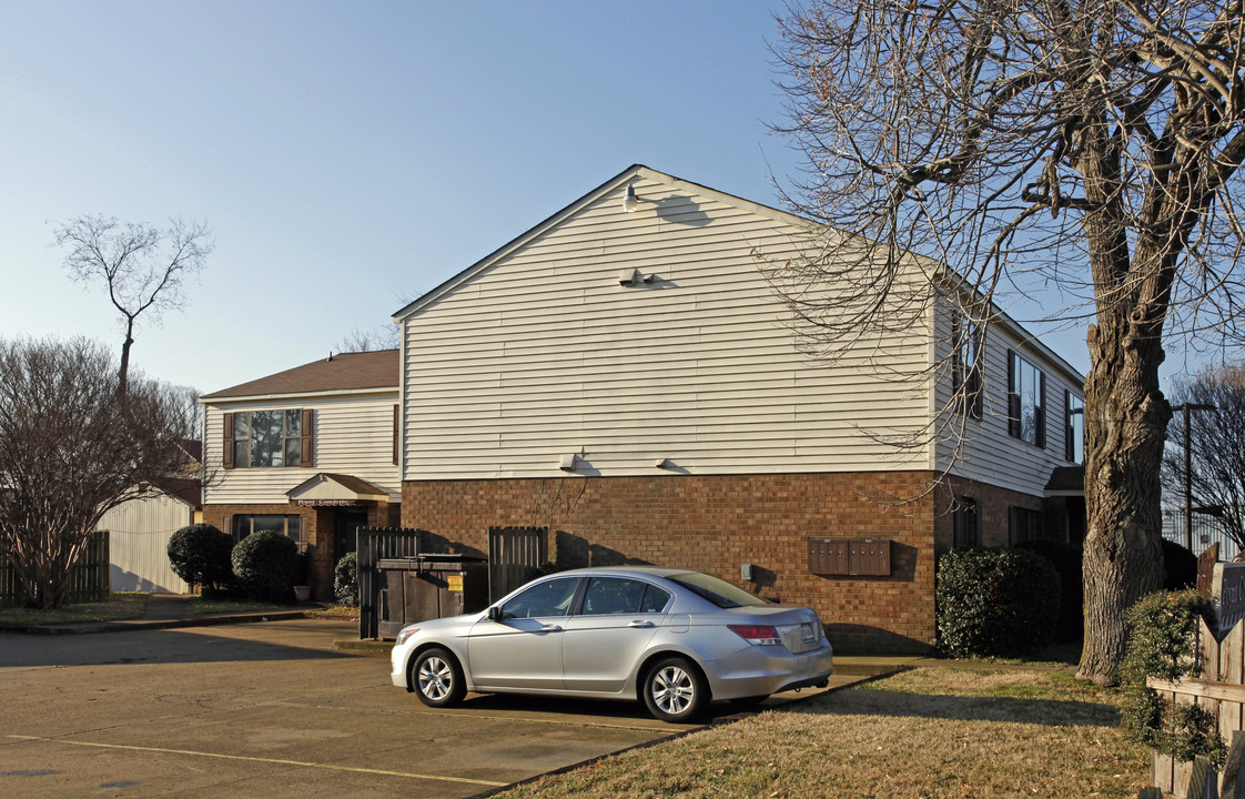 202 N Mallory St in Hampton, VA - Building Photo