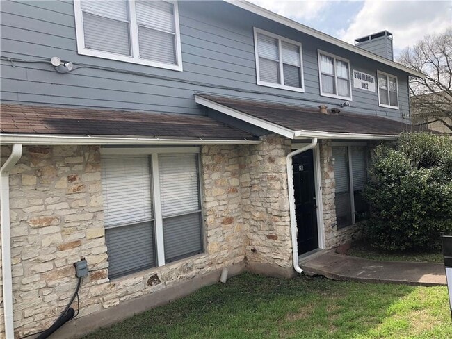 9100 Mountain Ridge Dr in Austin, TX - Building Photo - Building Photo