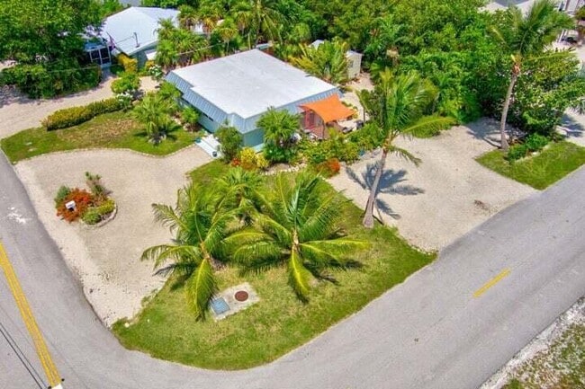 57547 Gibson St in Marathon, FL - Building Photo - Building Photo