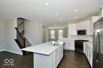 916 Yorkshire Ln in Zionsville, IN - Building Photo - Building Photo