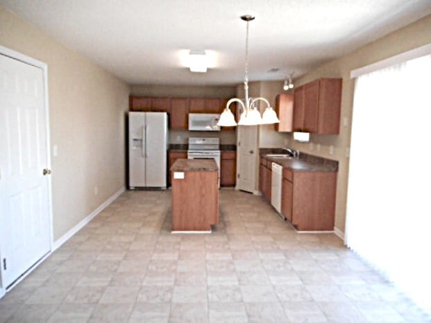 1836 Chatfield Dr in High Point, NC - Building Photo - Building Photo