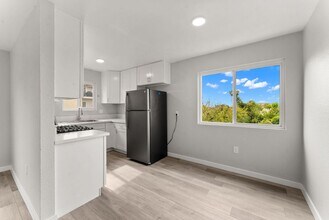 320 Willie James Jones Ave in San Diego, CA - Building Photo - Building Photo