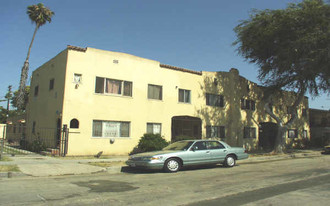 6730-6800 Marbrisa Ave Apartamentos