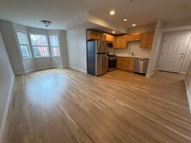 393 W Broadway, Unit 3 in Boston, MA - Building Photo