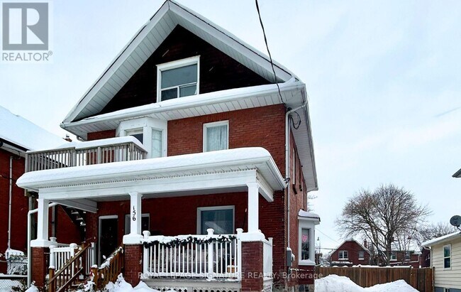 156 Elgin St E in Oshawa, ON - Building Photo - Building Photo