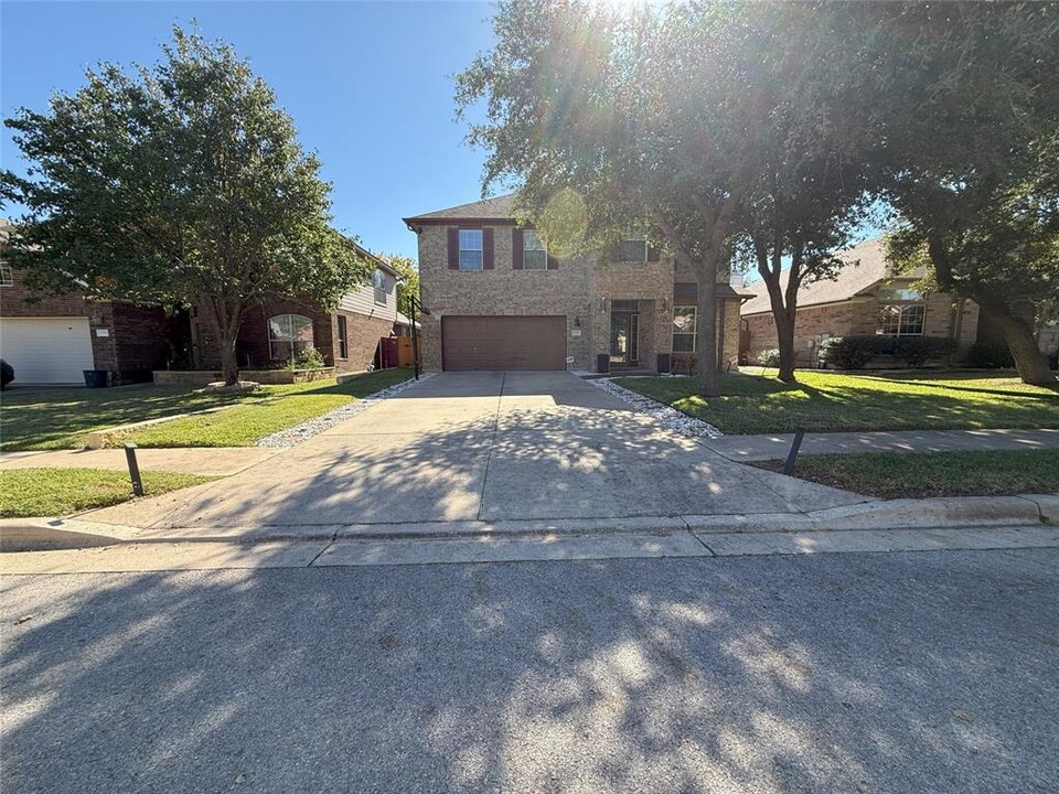 3729 Fossilwood Way in Round Rock, TX - Building Photo