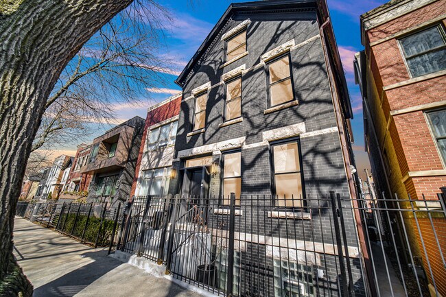 1817 N Honore St in Chicago, IL - Building Photo - Building Photo