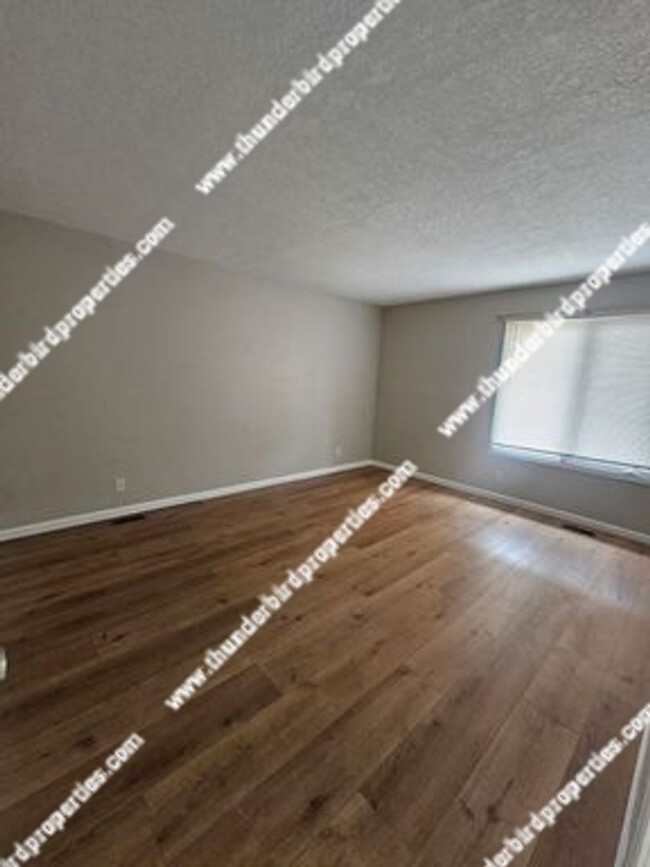 606 Lakeview Cir SE in Rio Rancho, NM - Building Photo - Building Photo