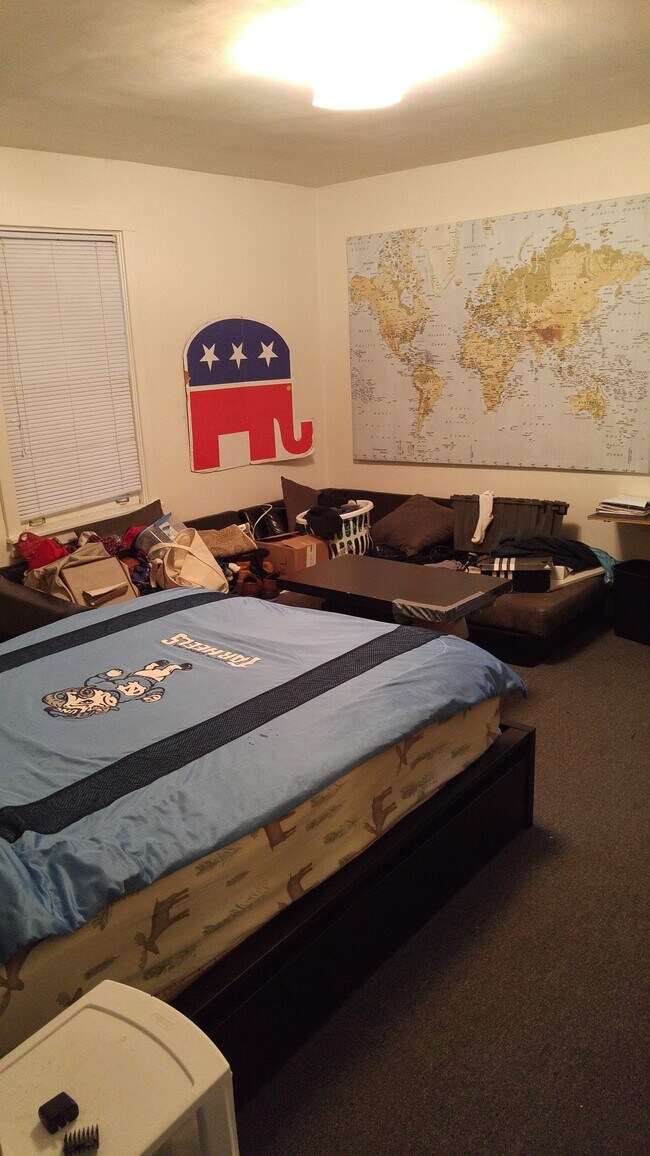 5609 Wilkins Ave in Pittsburgh, PA - Foto de edificio - Building Photo