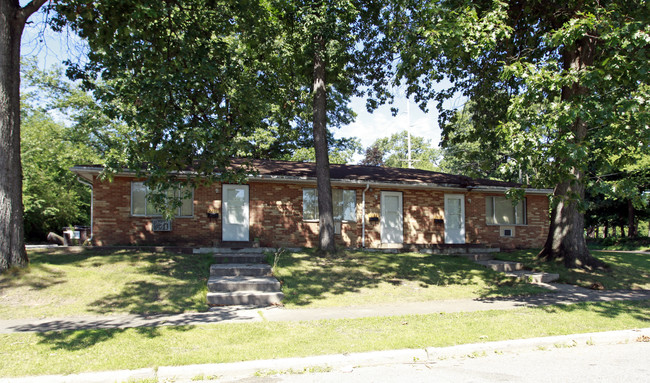 Lathrop Apartments in South Bend, IN - Building Photo - Building Photo