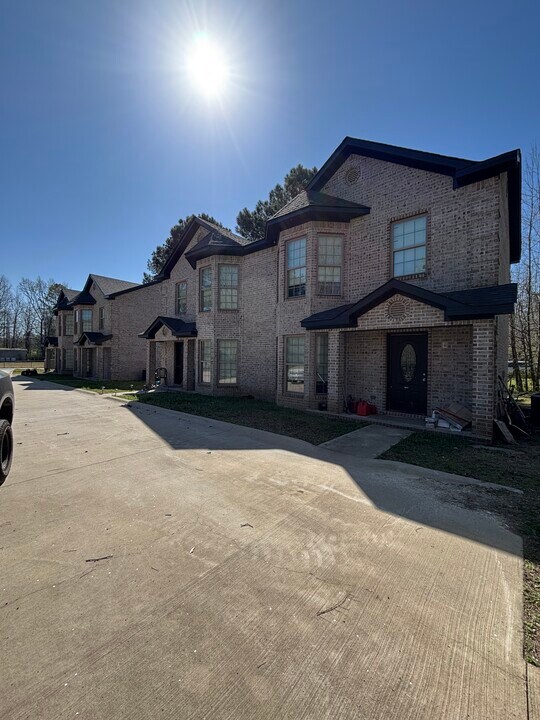 216 N Roosevelt Haskell St in Benton, AR - Building Photo
