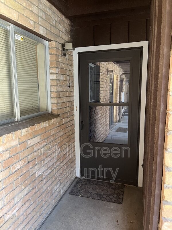 property at 1313 E 48th St