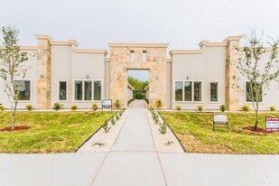 16 Larkspur Ave in Edinburg, TX - Building Photo
