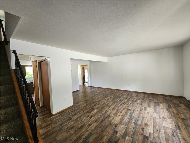 2407 Hillcrest Dr in Stow, OH - Building Photo - Building Photo