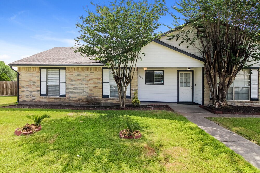 3819 Old Post Rd in Houston, TX - Building Photo