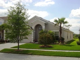 5235 Marbella Isle Dr in Orlando, FL - Building Photo