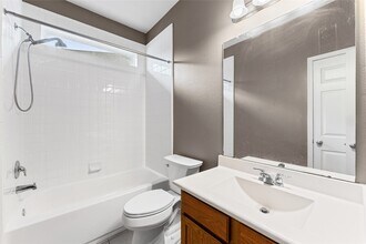 1706 Zeppelin Cir in Deer Park, TX - Building Photo - Building Photo