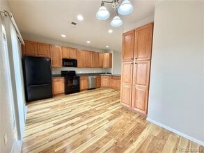4637 E 98th Pl in Thornton, CO - Foto de edificio - Building Photo