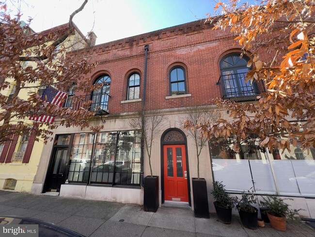2116 Locust St in Philadelphia, PA - Building Photo - Building Photo