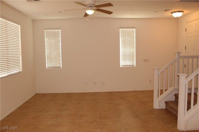 9052 Stone Cabin Ct in Las Vegas, NV - Building Photo - Building Photo