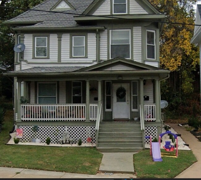 property at 820 Rivermont Ave