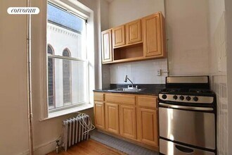 368 Van Brunt St in Brooklyn, NY - Building Photo - Building Photo