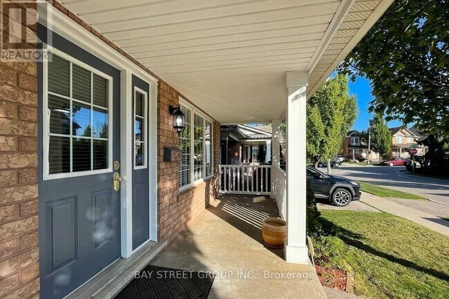 2436 Cornerbrooke Crescent in Oakville, ON - Building Photo - Building Photo