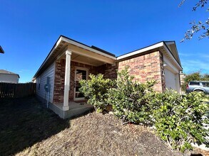 1500 Amy Dr in Kyle, TX - Building Photo - Building Photo