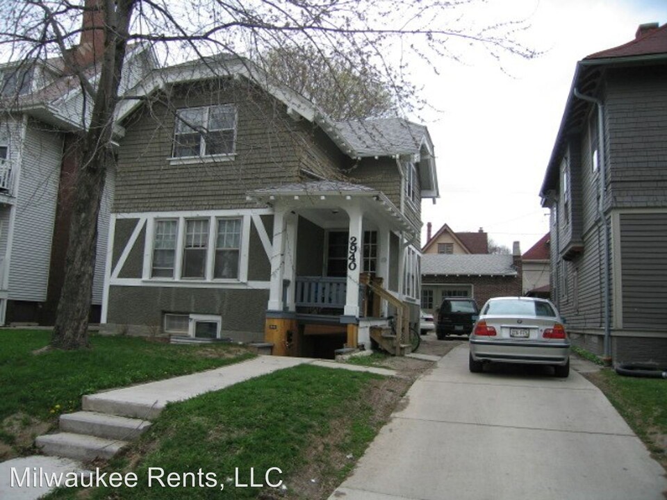 2940 N Maryland Ave in Milwaukee, WI - Building Photo