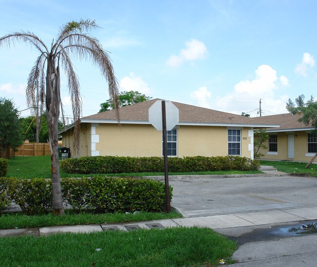 1011-1019 NW 2nd Ave in Fort Lauderdale, FL - Building Photo - Building Photo