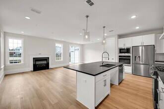 127 Myrtle Rd in Warren, NJ - Building Photo - Building Photo