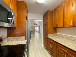 1227 Ala Alii St in Honolulu, HI - Foto de edificio - Building Photo