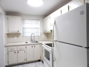 1638 Embassy Dr in West Palm Beach, FL - Foto de edificio - Building Photo