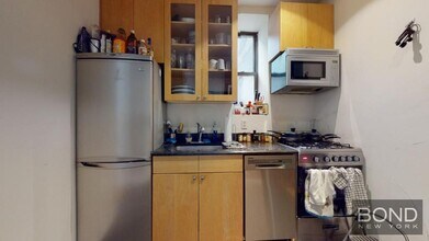 346 E 18th St in New York, NY - Building Photo - Building Photo