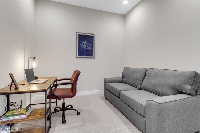 6299 Arriba Ave in Naples, FL - Foto de edificio - Building Photo