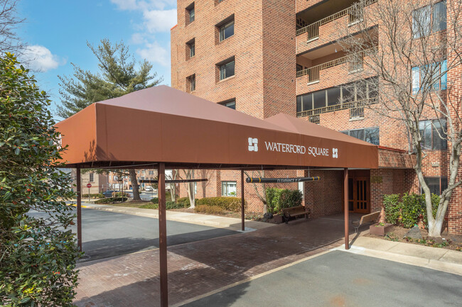 Waterford Square in Reston, VA - Foto de edificio - Building Photo