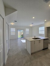 140 SE 10th St in Florida City, FL - Building Photo - Building Photo