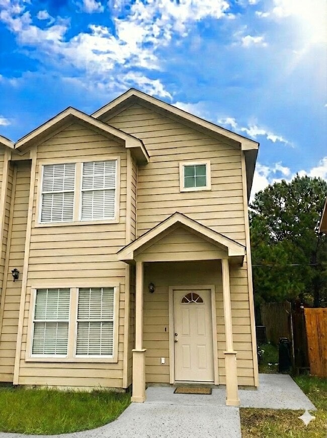 10642 Logger Pines Trail