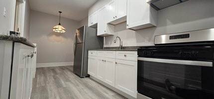2441 Crescent St, Unit 1st Floor in Astoria, NY - Building Photo - Building Photo
