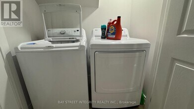 272 Epsom Downs Dr in Toronto, ON - Building Photo - Building Photo